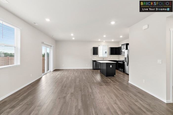 1265 Sw Pendleton Way - Photo 7 of 47