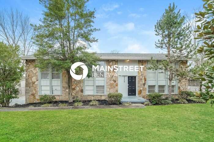 2704 Shropshire Blvd - Photo 4 of 17