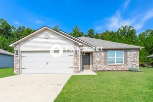 281 Hillcrest Dr - Photo 1 of 1