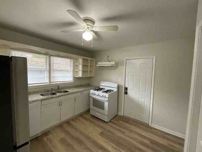 3002 1st Ave Sw - Photo 6 of 16