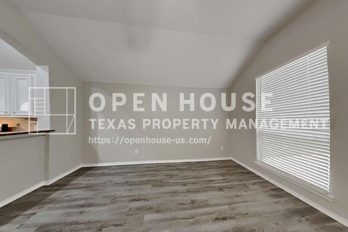 25810 Palmdale Estate Dr - Photo 5 of 20