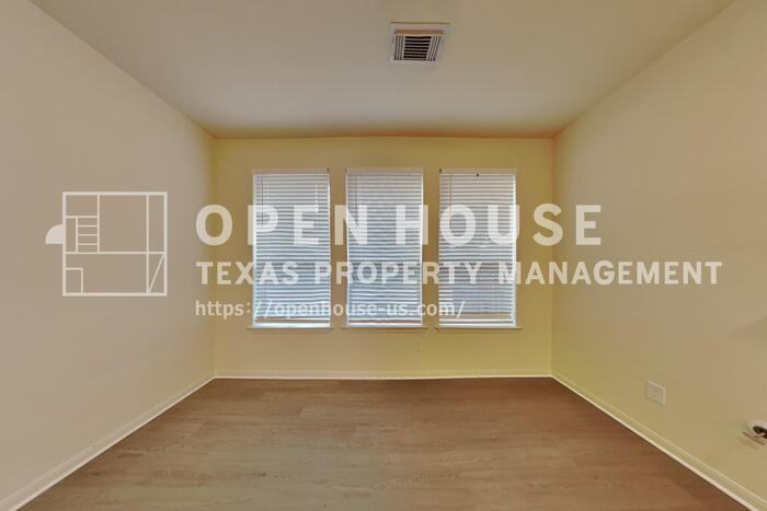 17910 Cypress Valley Ln - Photo 4 of 22