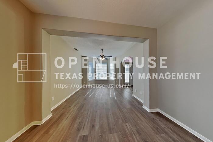 3202 Stoneydale Ln - Photo 4 of 20