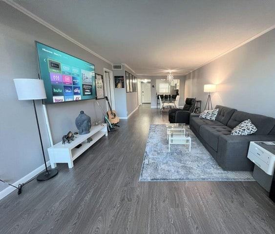 2920 Southwest 22nd Avenue - Photo 2 of 7