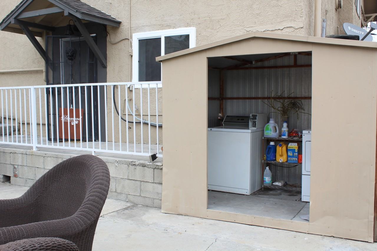 3220 East 6th Street - Photo 3 of 5