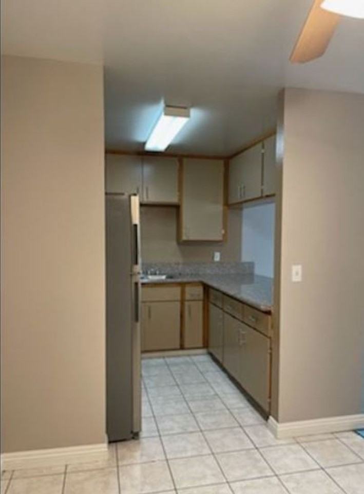 Schrader Apartments, LLC - Photo 4 of 50