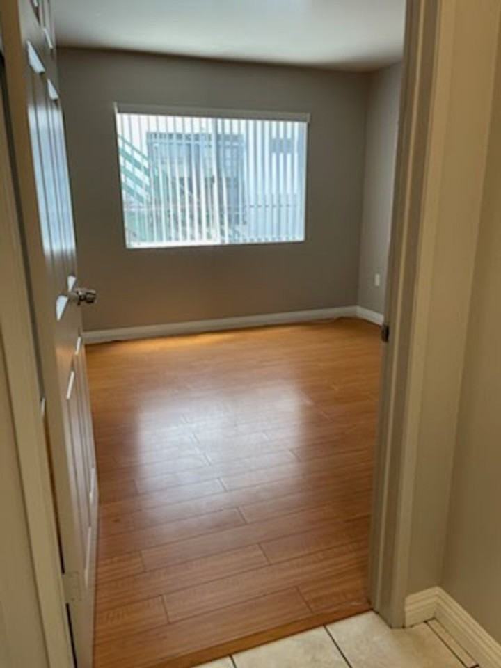 Schrader Apartments, LLC - Photo 5 of 50