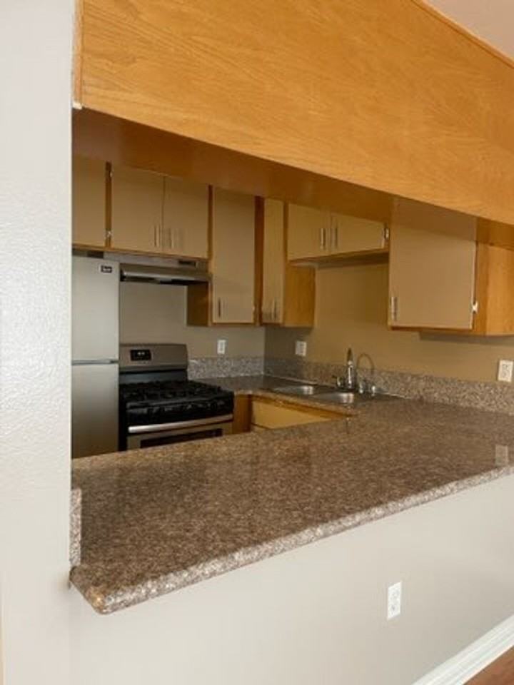 Schrader Apartments, LLC - Photo 7 of 50