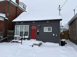 featured image of 212 Rosslyn Ave N