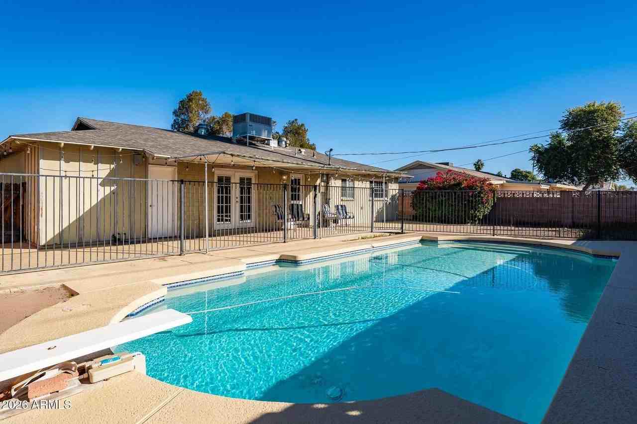 8303 E Glenrosa Ave - Photo 4 of 21