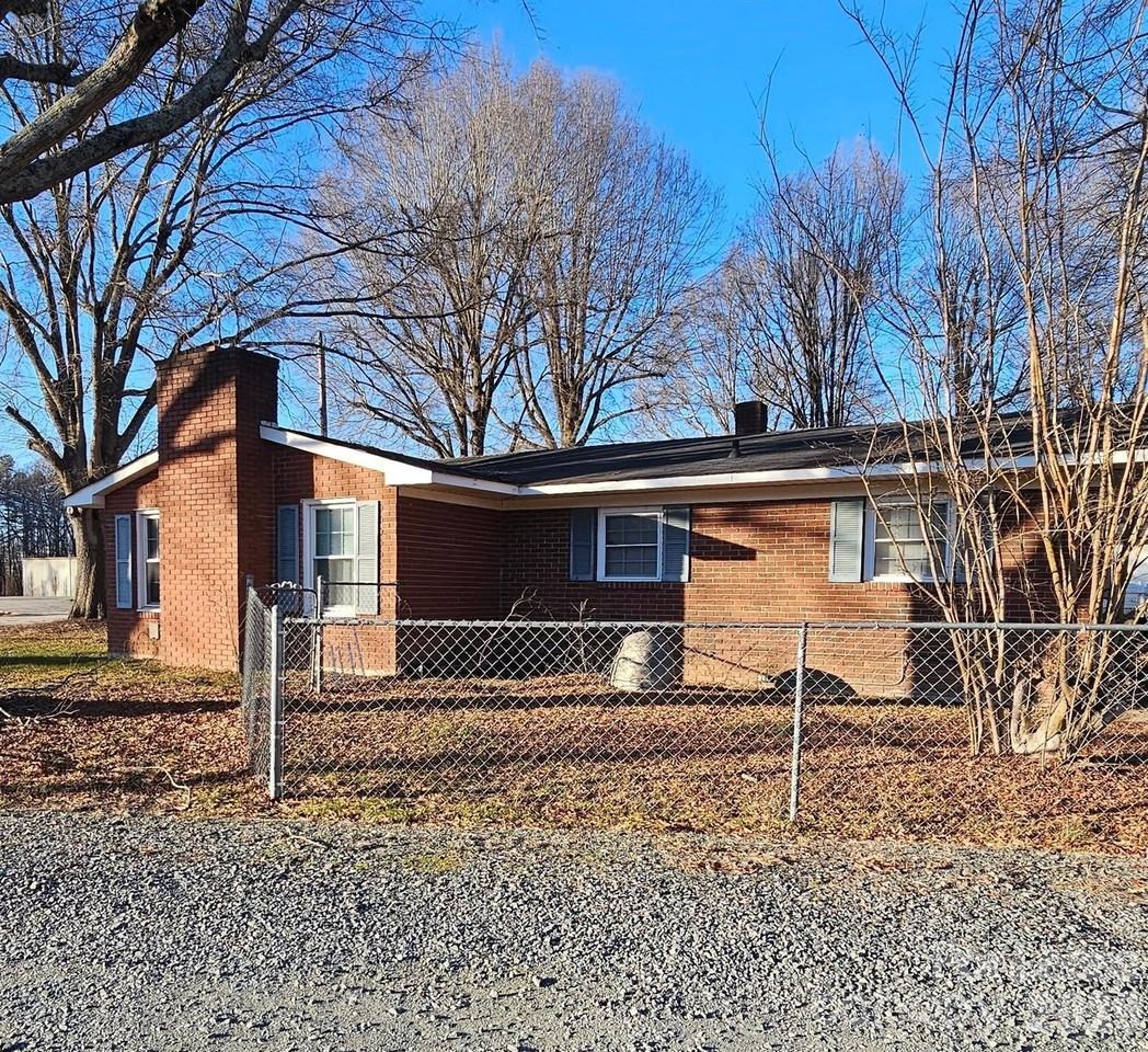 606 N Central Ave - Photo 2 of 16