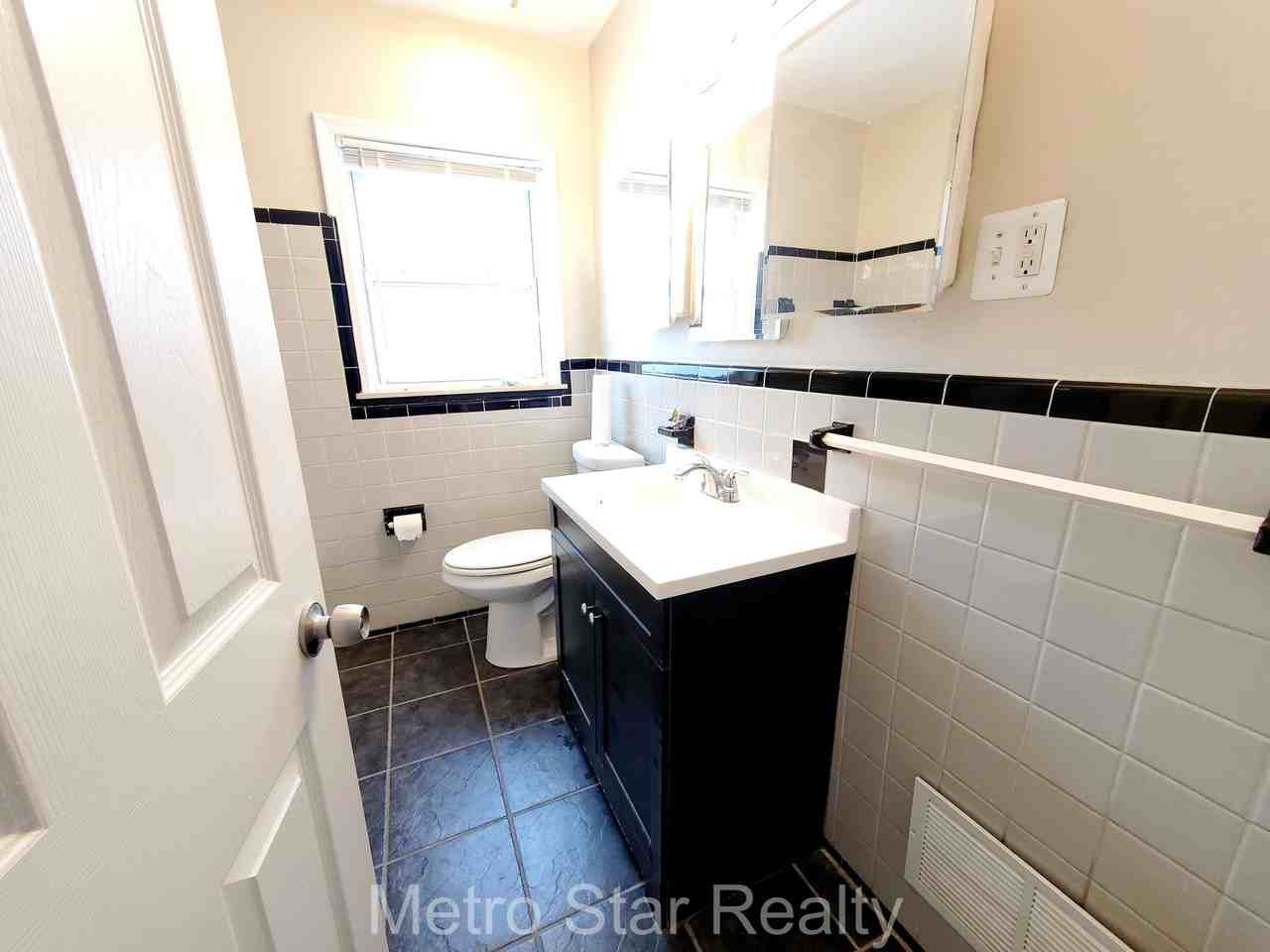 315 N Minerva Ave - Photo 2 of 22