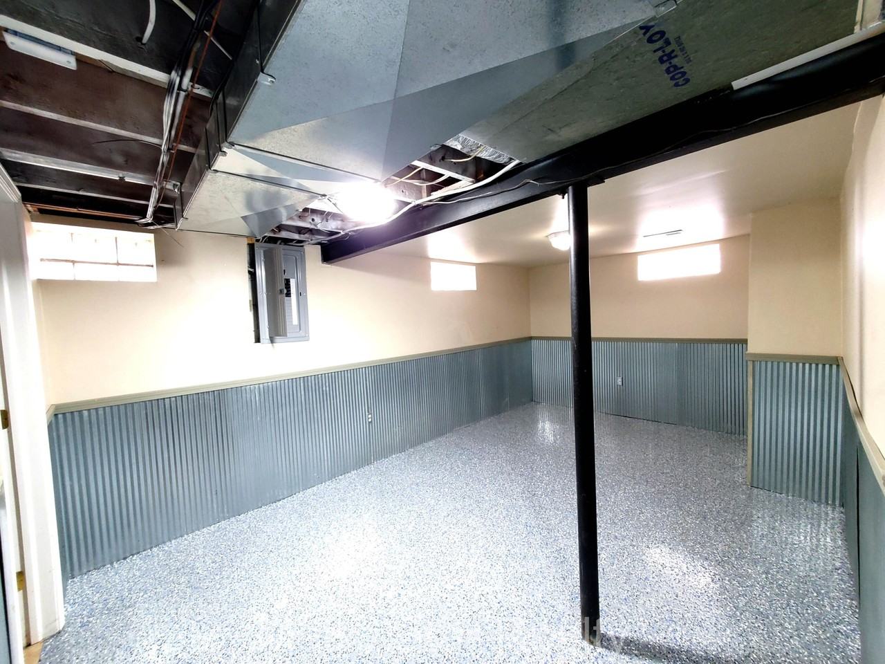 315 N Minerva Ave - Photo 3 of 22