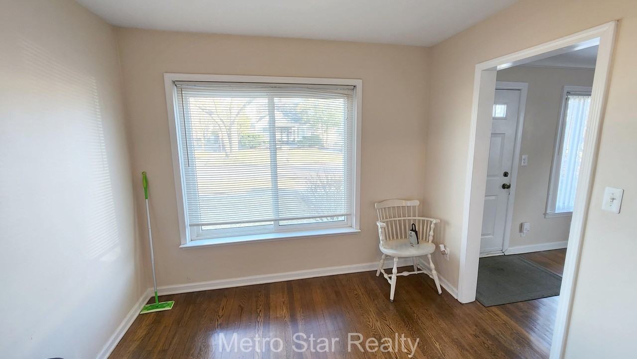 315 N Minerva Ave - Photo 6 of 22