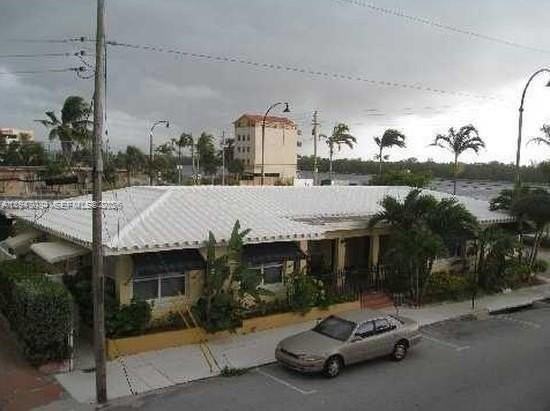 330 Coolidge St #2 - Photo 7 of 7