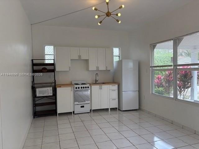 752 Nw 24th Ct #1 - Photo 3 of 9