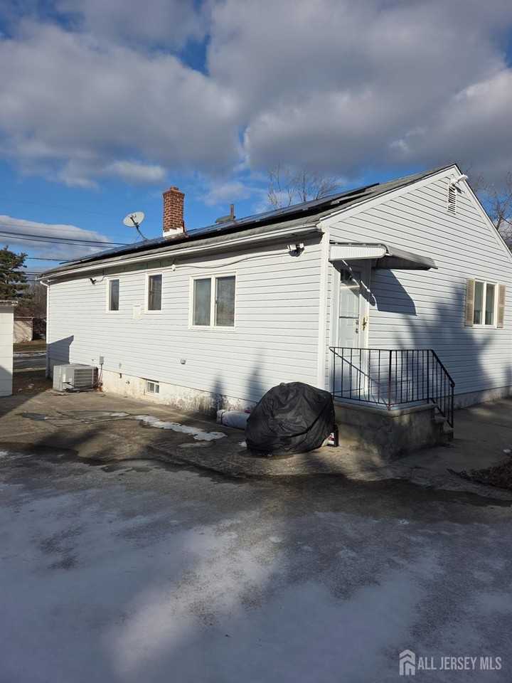 5200 Emerson St - Photo 3 of 13