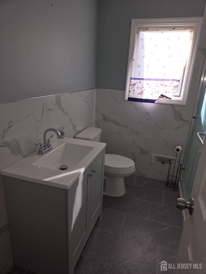 5200 Emerson St - Photo 6 of 13