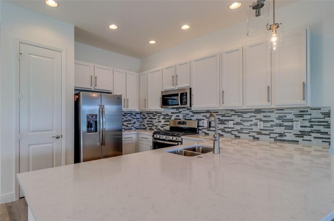 31045 Lindentree Dr - Photo 6 of 50