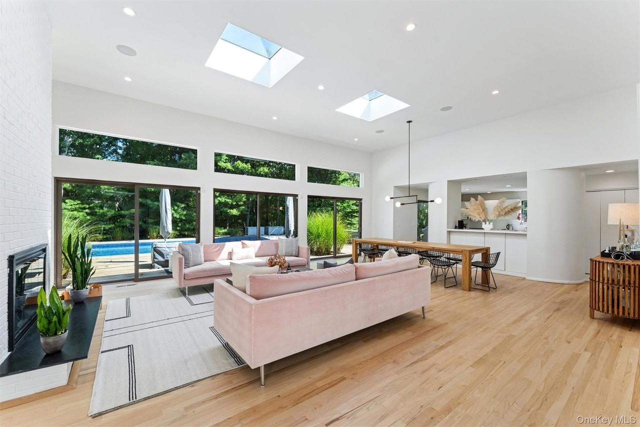 8 Deer Path - Photo 3 of 23