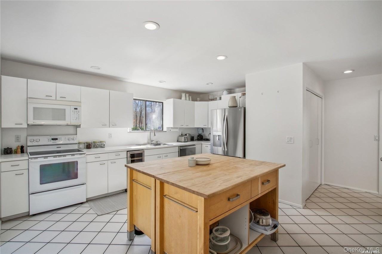 8 Deer Path - Photo 5 of 23