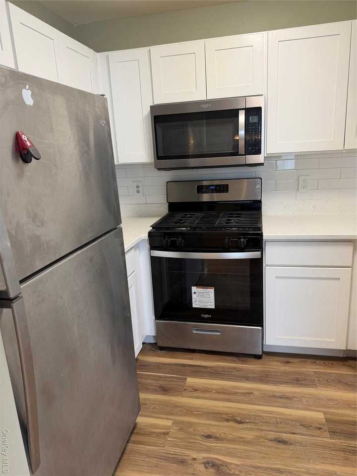 22 Lexington Hl Unit 4 #4 - Photo 7 of 11