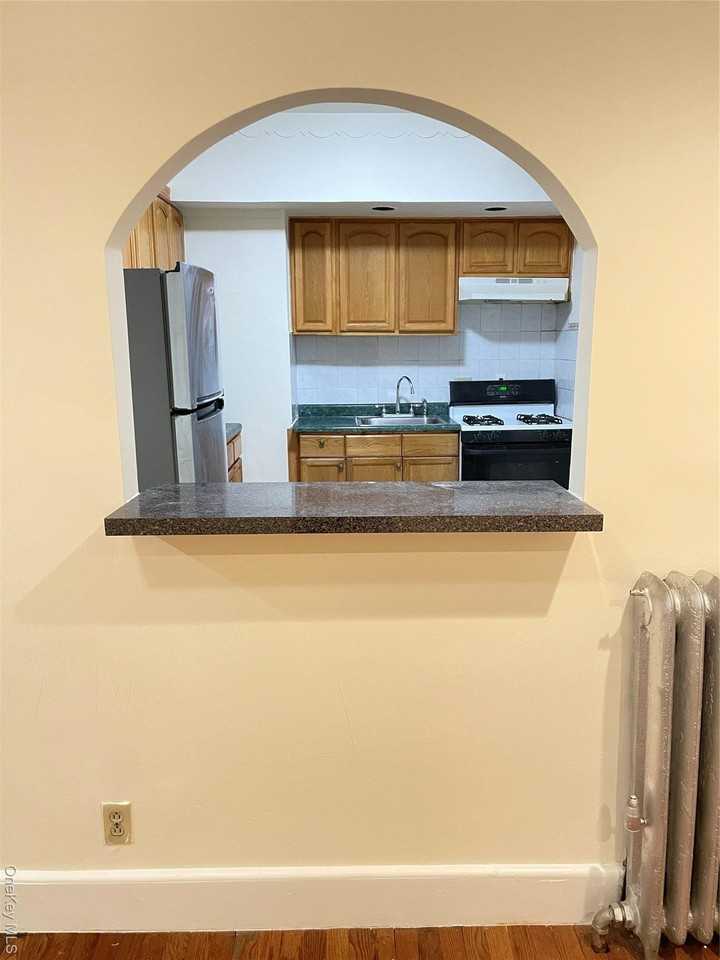 4433 Carpenter Ave Apt 7 #7 - Photo 7 of 13