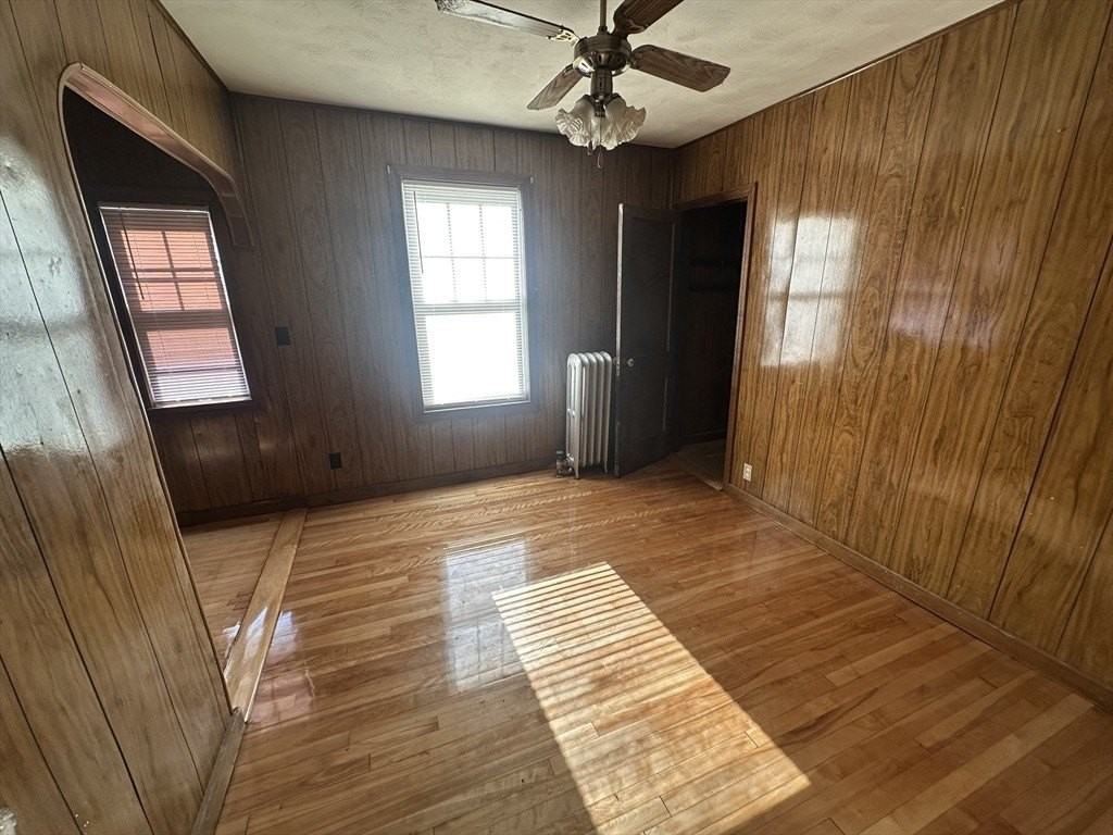 242 Greenwood St - Photo 6 of 10