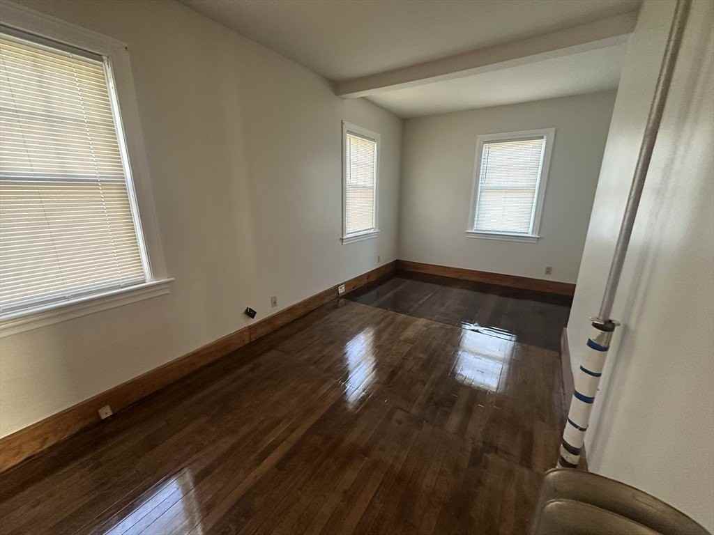 242 Greenwood St - Photo 7 of 10