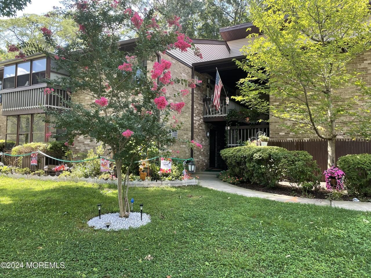 175 Amberly Dr Unit A #A - Photo 2 of 22