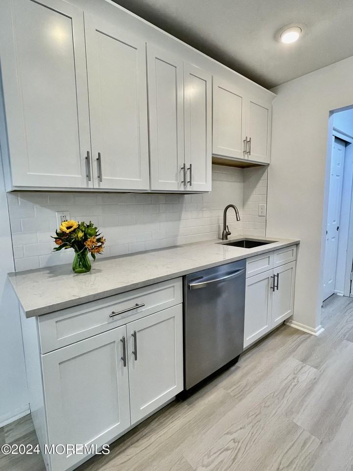 175 Amberly Dr Unit A #A - Photo 5 of 22