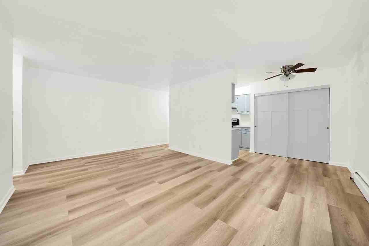 7120 N Sheridan Rd Apt 216 #216 - Photo 7 of 21