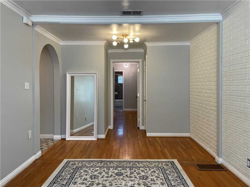 825 Delaware Rd - Photo 6 of 37