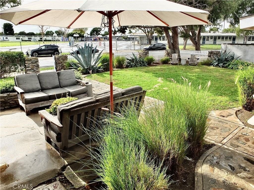 220 Loyola Rd - Photo 4 of 34