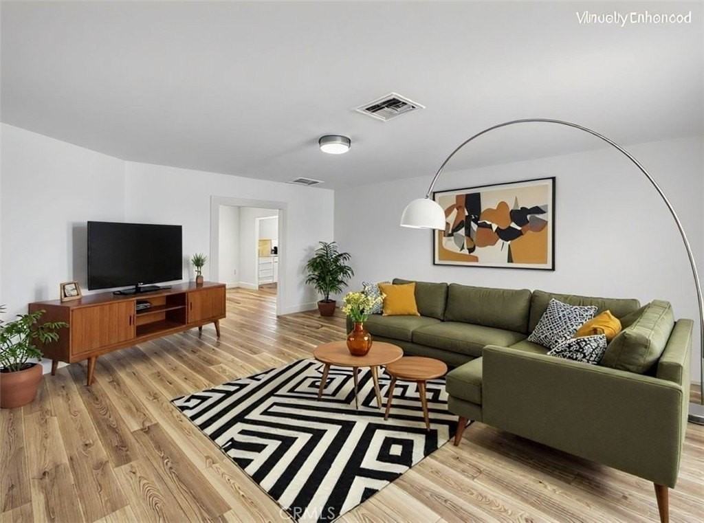 836 E New York St - Photo 2 of 19