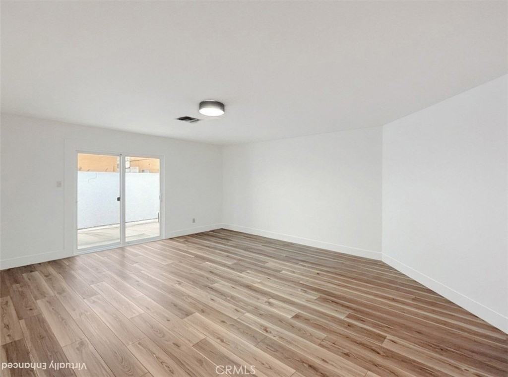 836 E New York St - Photo 4 of 19