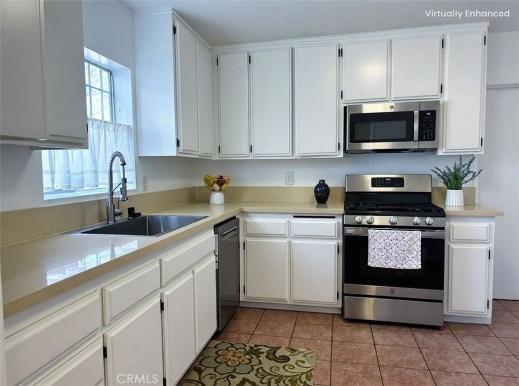 836 E New York St - Photo 7 of 19