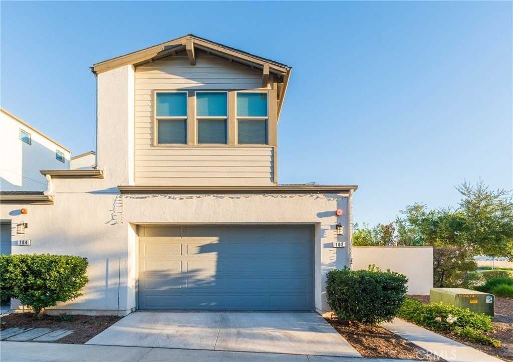 102 Spectacle - Photo 3 of 40