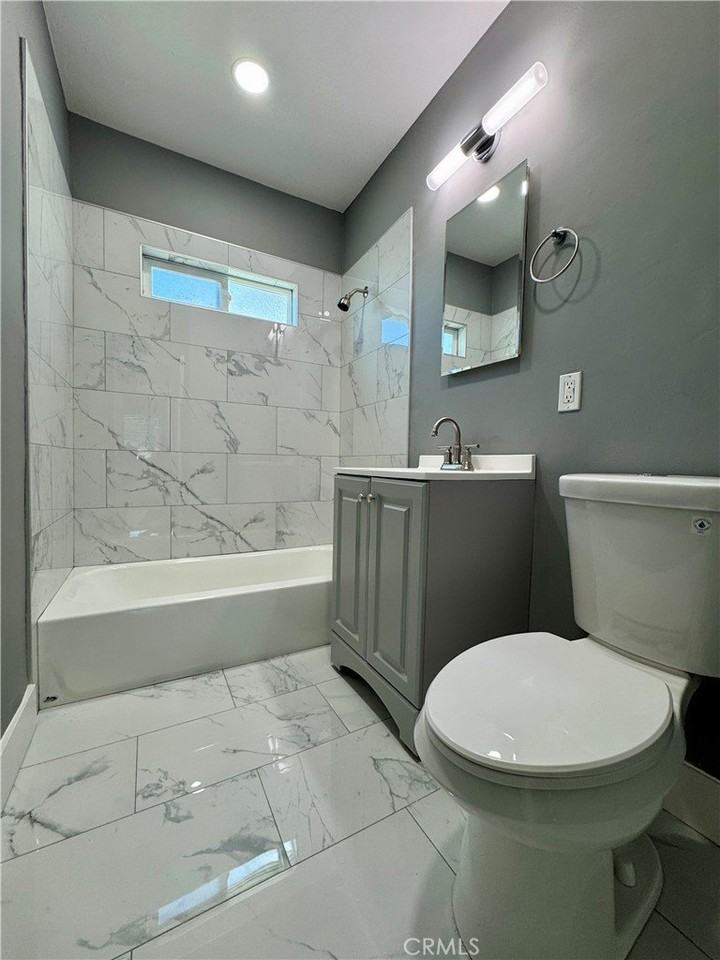 4860 N Lakewood Blvd - Photo 3 of 23