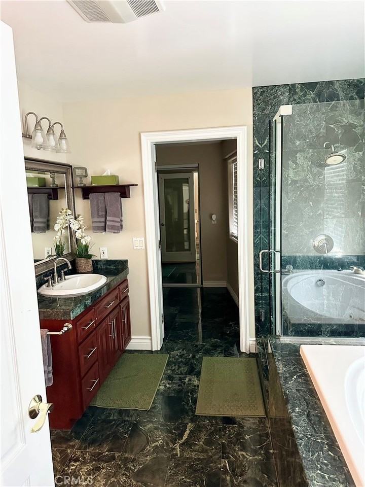 11832 S Circle Dr - Photo 7 of 18