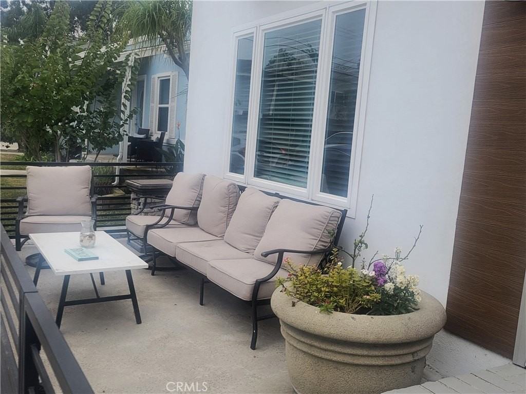 211 13th St - Photo 4 of 28