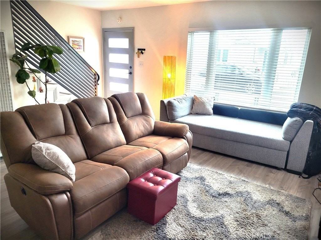 211 13th St - Photo 7 of 28