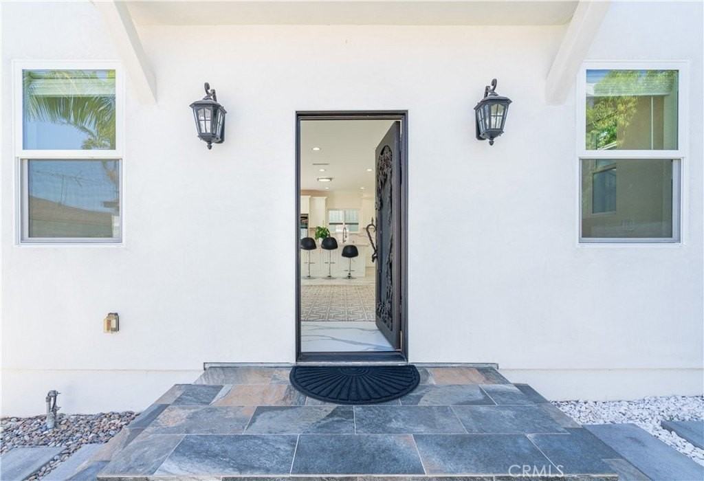 8421 Bleriot Ave - Photo 2 of 29