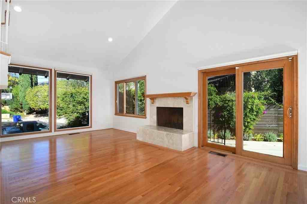 22210 Miston Dr - Photo 5 of 32