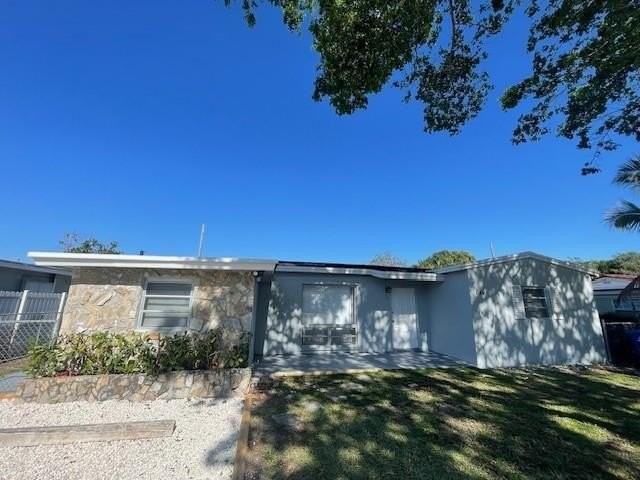 6445 Sw 20th St - Photo 5 of 22