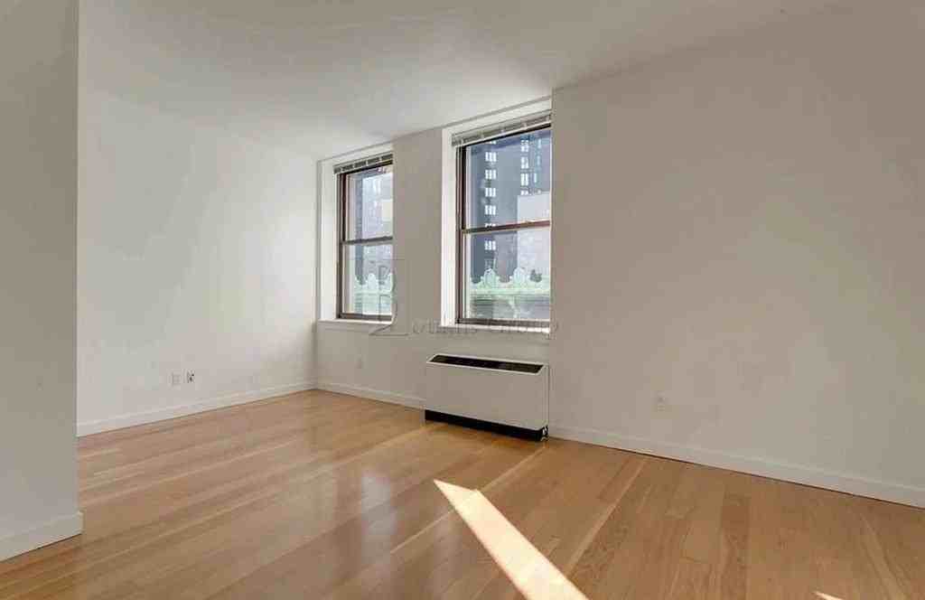 37 Wall St #12L - Photo 3 of 6