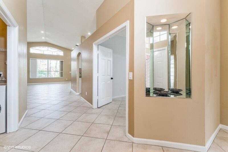 6427 Se Wild Olive Ln - Photo 2 of 11