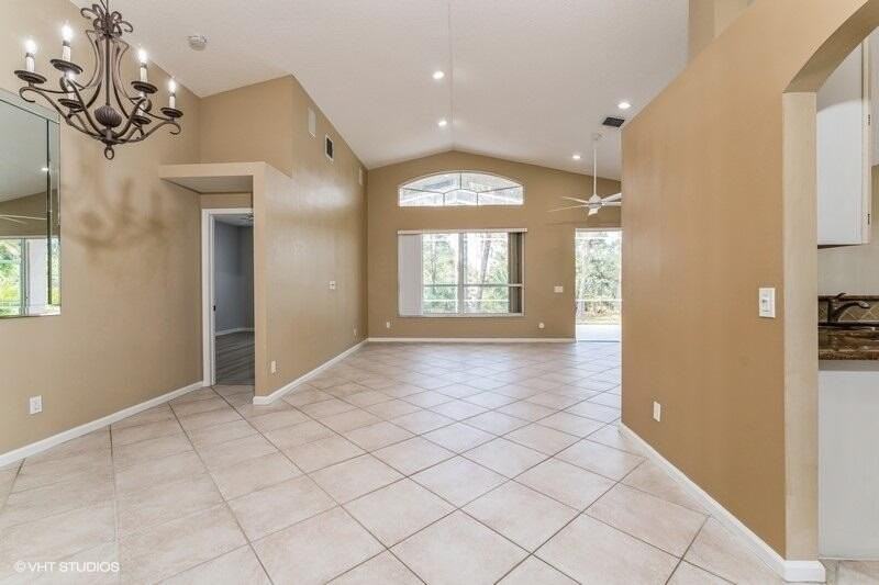 6427 Se Wild Olive Ln - Photo 5 of 11