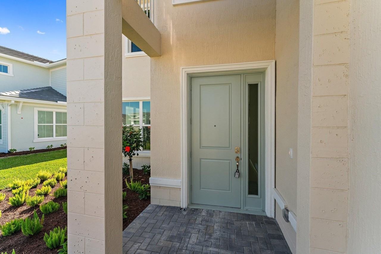 12594 Nautilus Cir - Photo 5 of 50