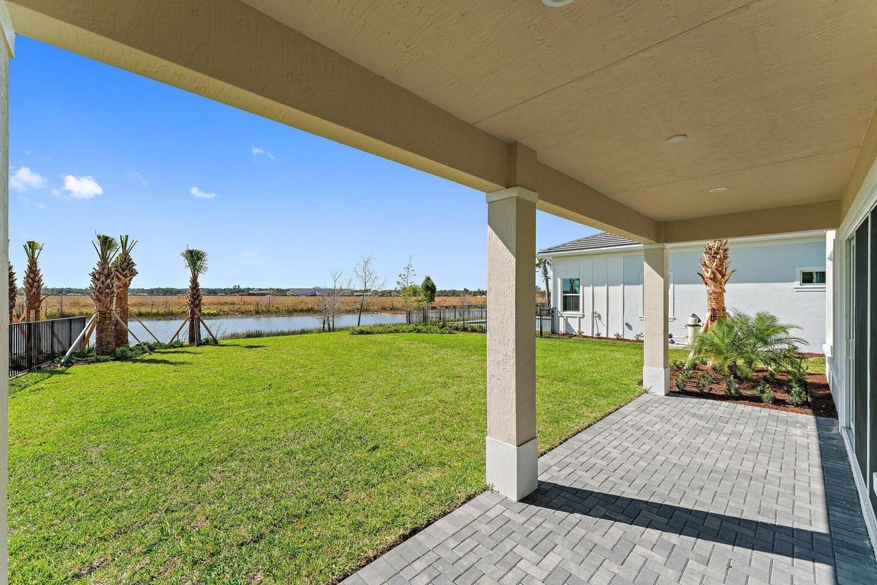 12594 Nautilus Cir - Photo 6 of 50